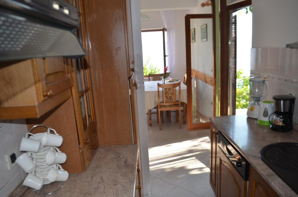 Holiday Villa In Оміш Екстер'єр фото